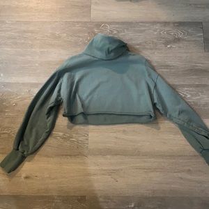 Crop top sweatshirt! Never been worn!